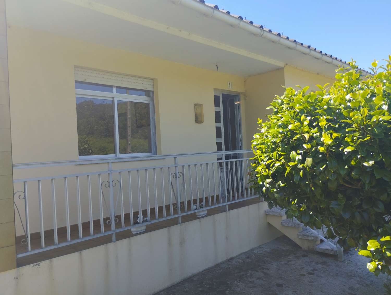 En venta casa con finca en San Sadurniño.