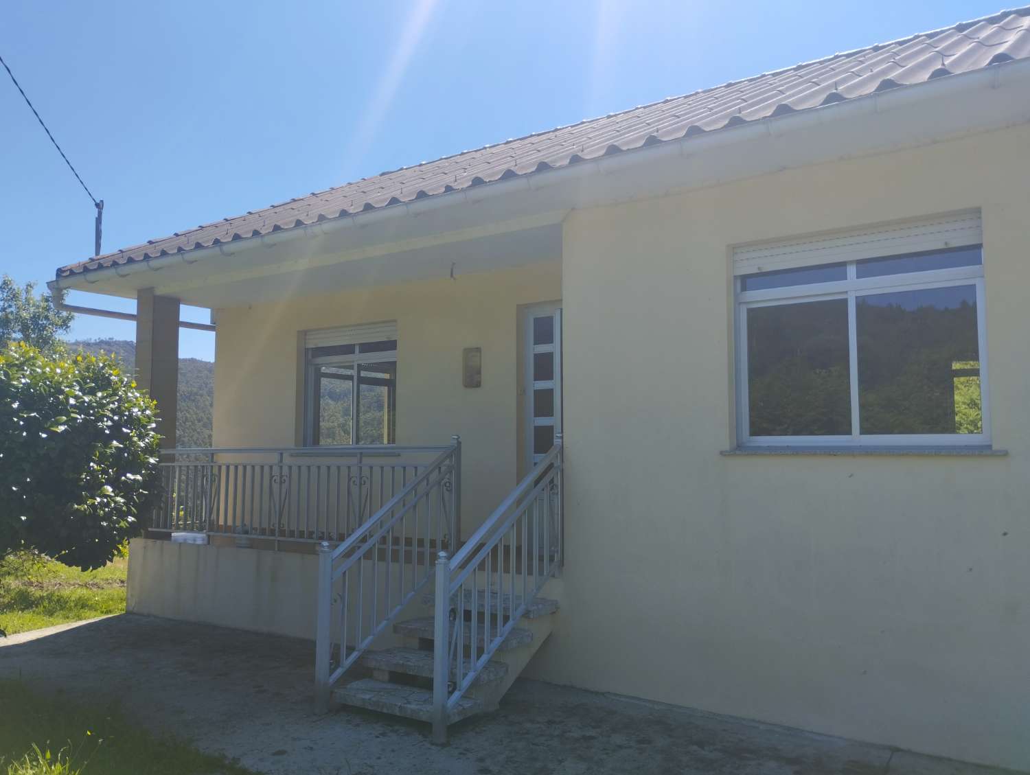 En venta casa con finca en San Sadurniño.