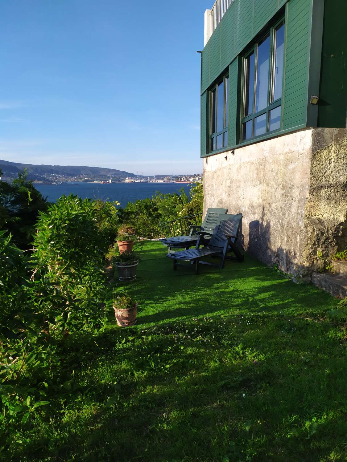 Venta de Gran Casa en Mugardos con magníficas vistas a la Ría de Ferrol.