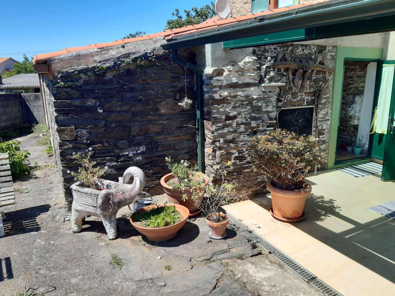 En venta bonita casa restaurada en Laraxe, Cabañas