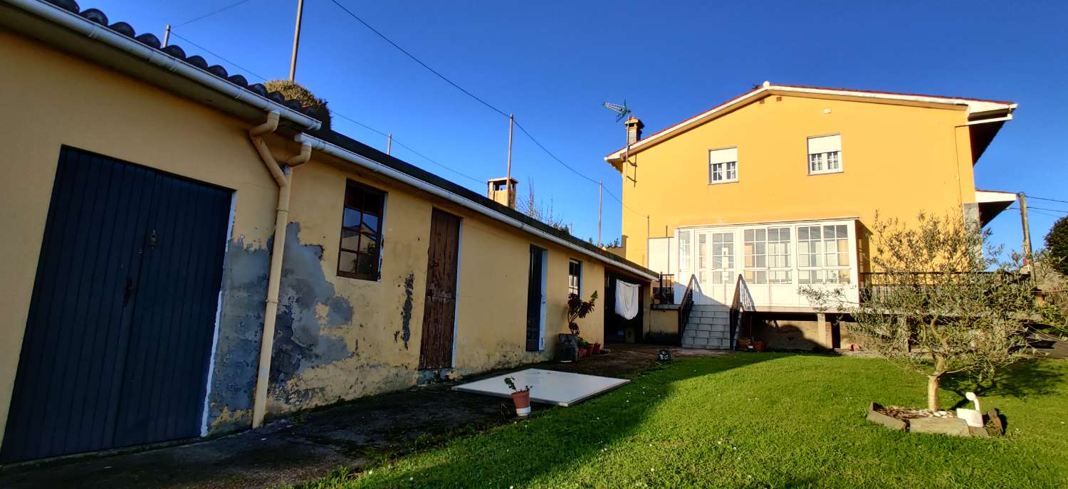 En venta Gran casa con vistas en San Martín do Porto, Cabanas.