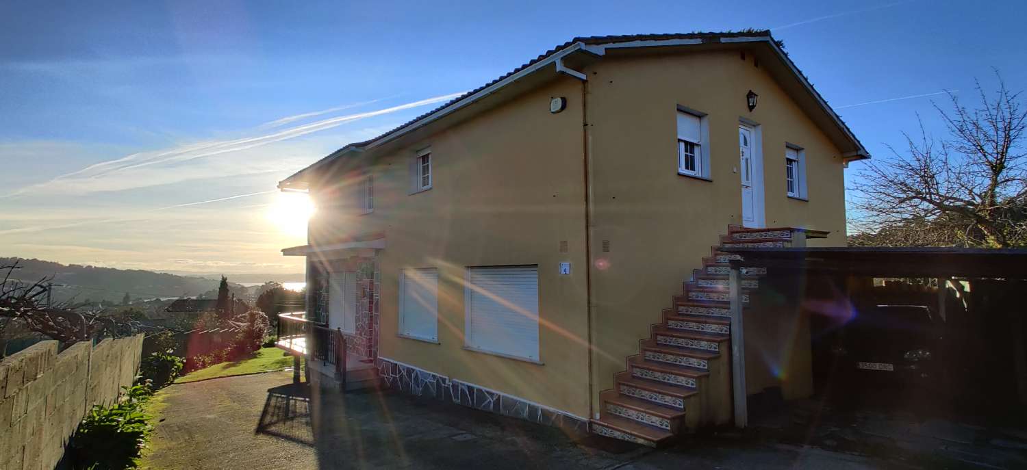 En venta Gran casa con vistas en San Martín do Porto, Cabanas.