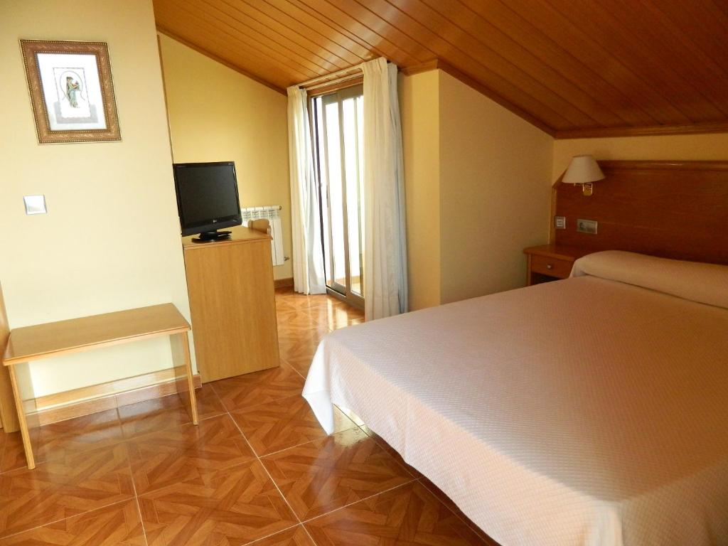 Bonito hotel en venta en O Inicio, Lugo.