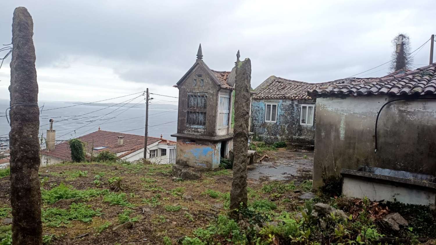 Casa en venta para rehabilitar en Bueu, Pontevedra.