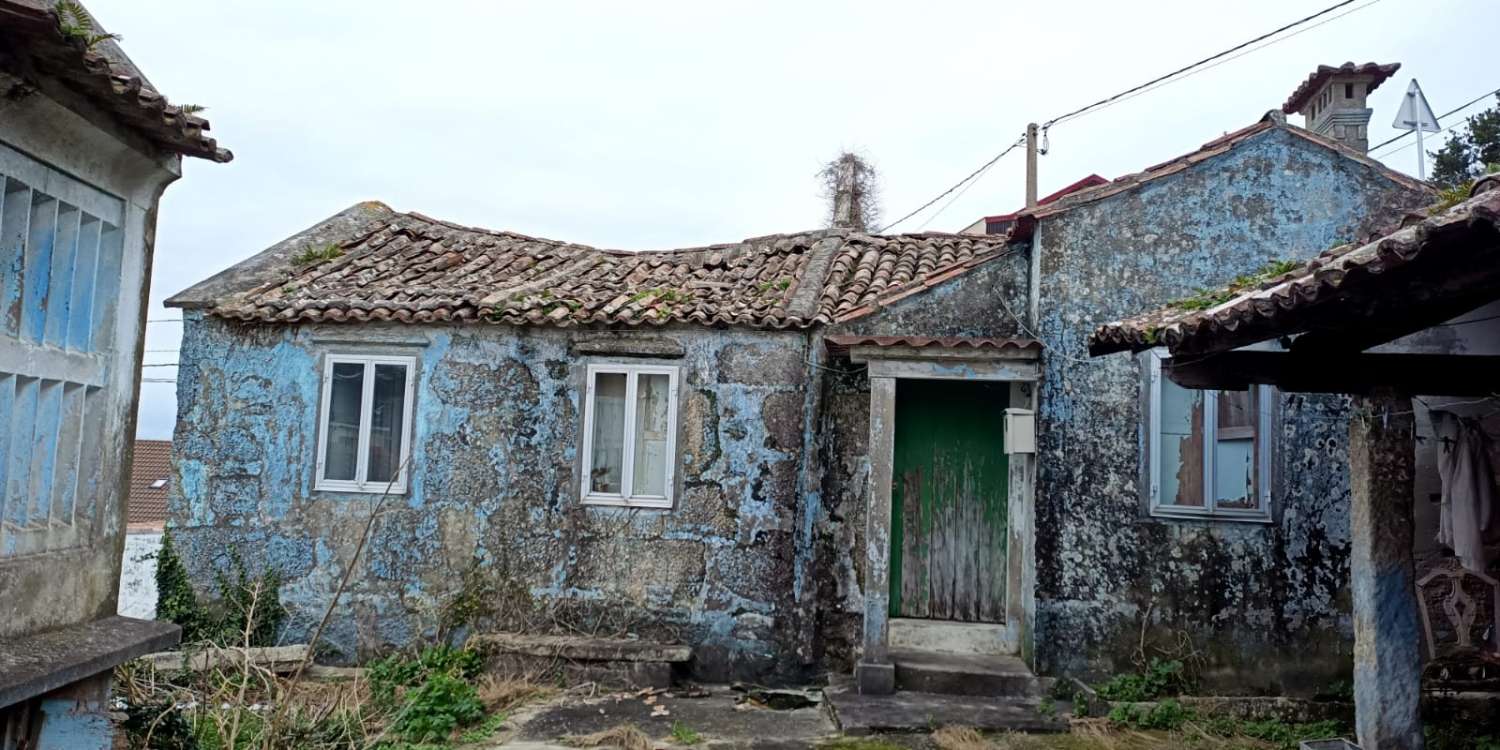 Casa en venta para rehabilitar en Bueu, Pontevedra.