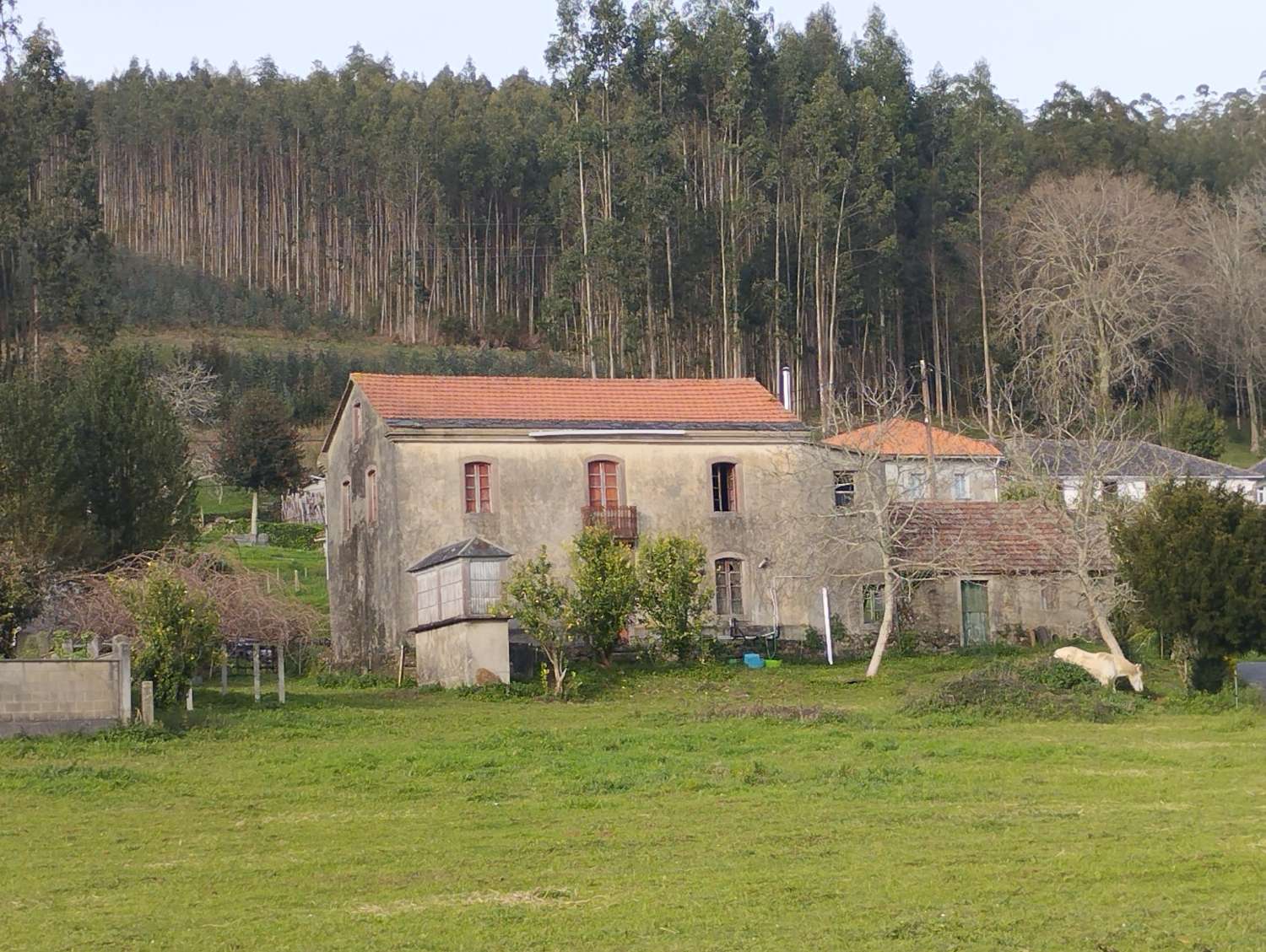 En venta casa para rehabilitar en Cerdido ( A Coruña).