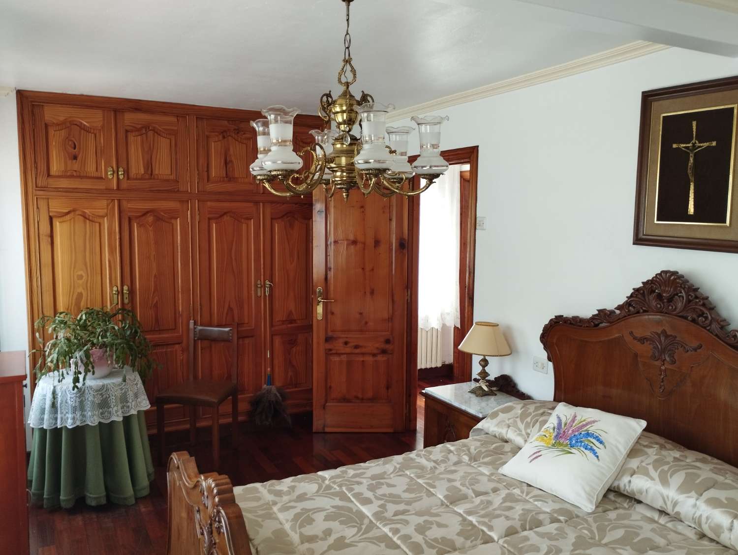 En venta gran casa con gran finca en Cerdido, A Coruña.
