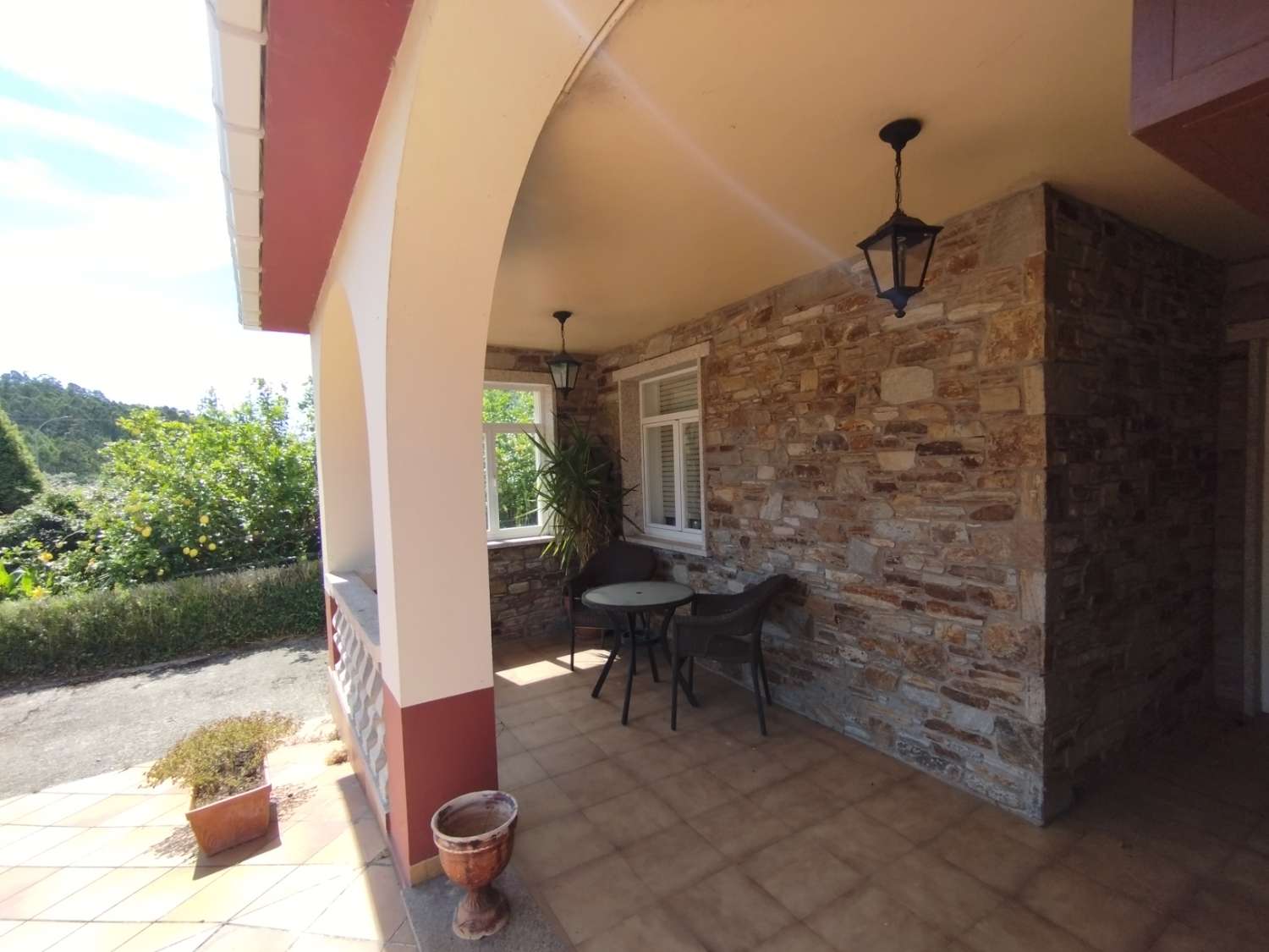 En venta gran casa con gran finca en Cerdido, A Coruña.