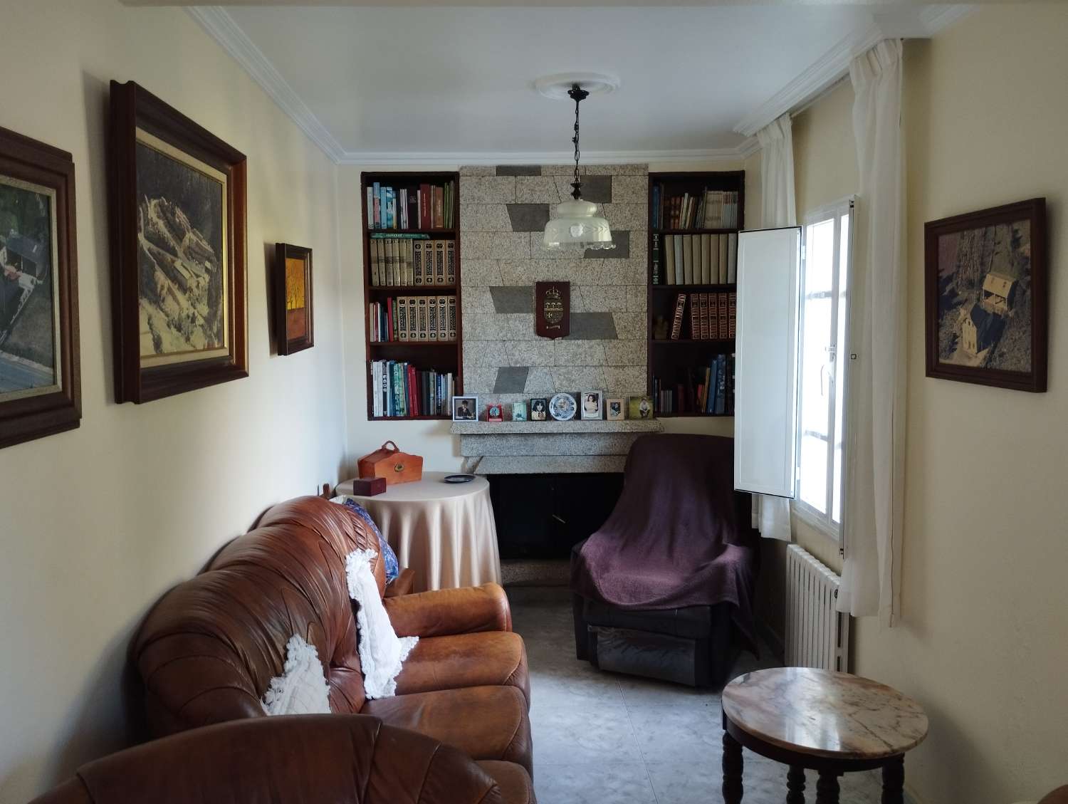 En venta gran casa con gran finca en Cerdido, A Coruña.