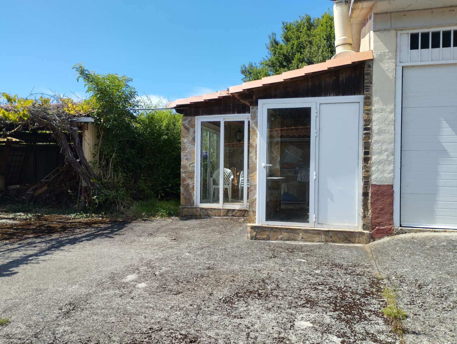 En venta gran casa con gran finca en Cerdido, A Coruña.