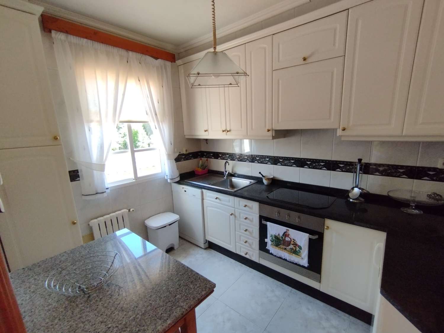 En venta gran casa con gran finca en Cerdido, A Coruña.