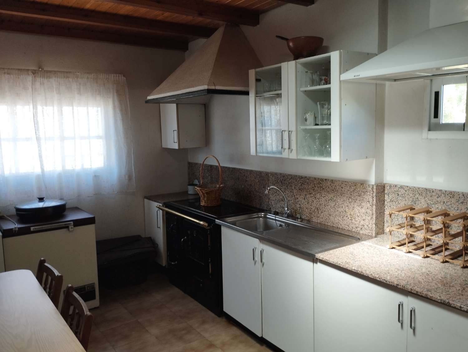En venta gran casa con gran finca en Cerdido, A Coruña.