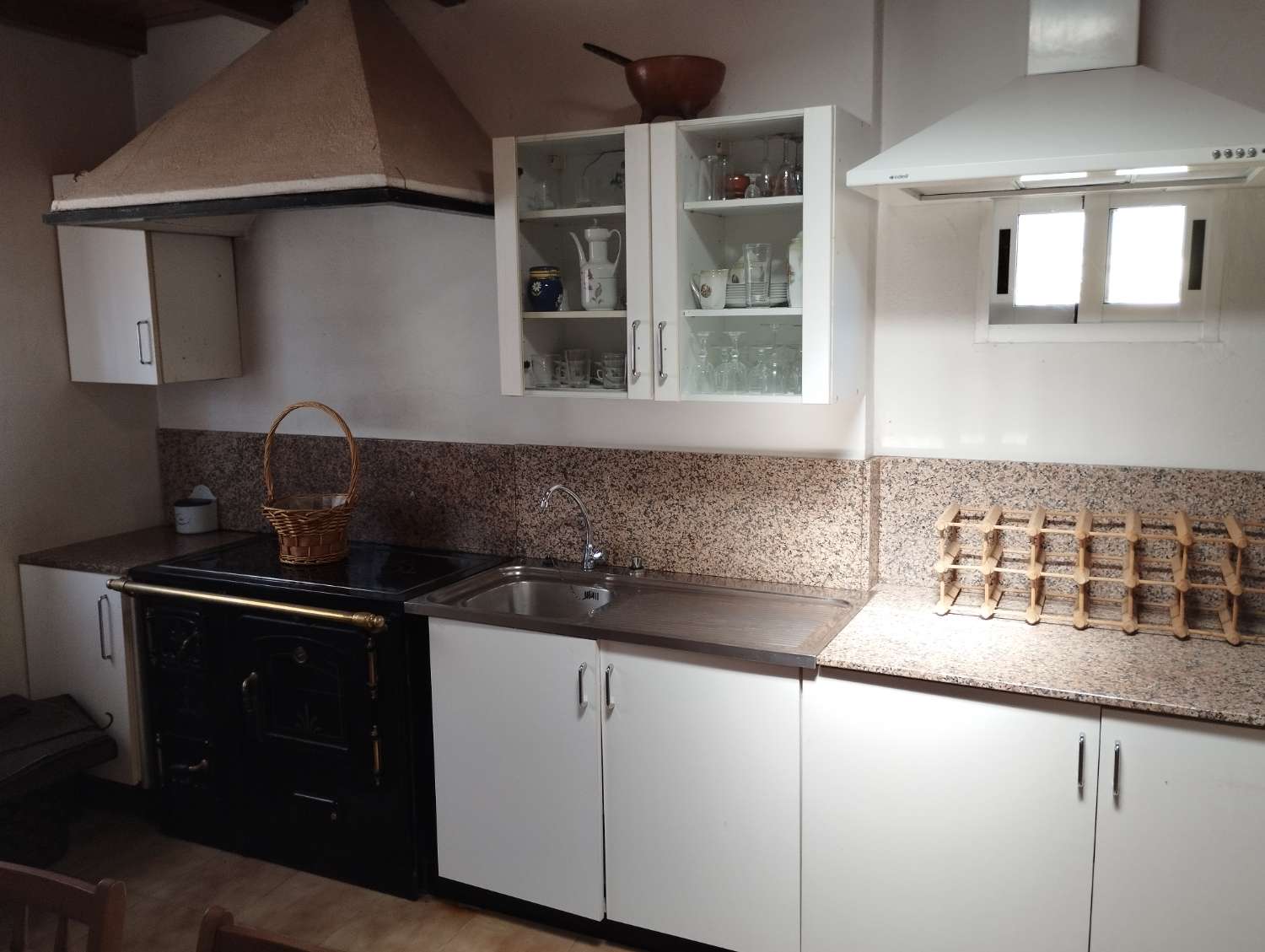 En venta gran casa con gran finca en Cerdido, A Coruña.