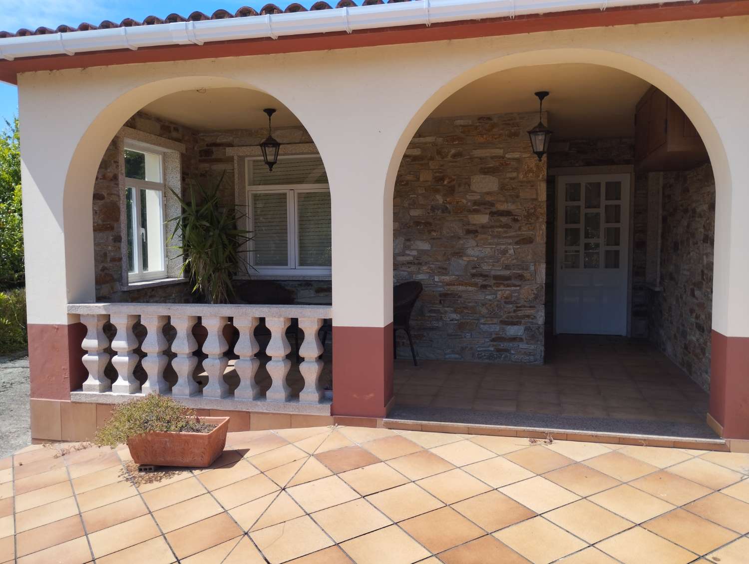 En venta gran casa con gran finca en Cerdido, A Coruña.