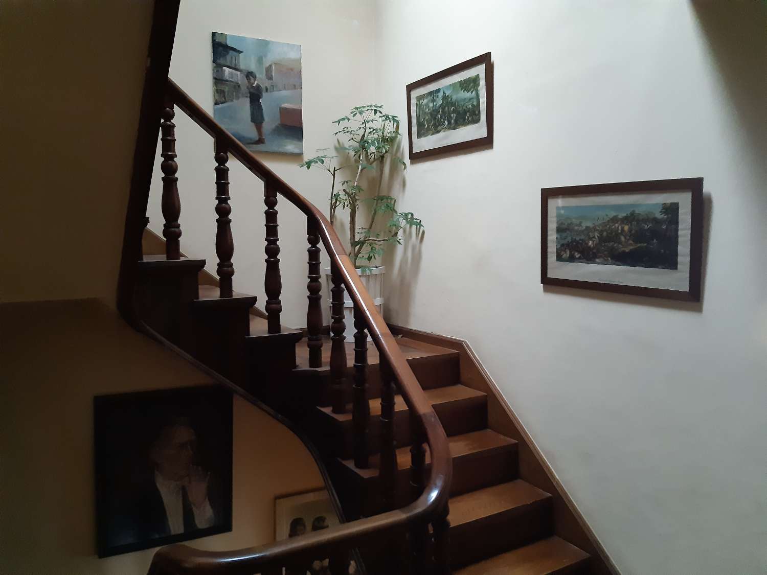 Majestuosa casa en el centro de Cedeira.